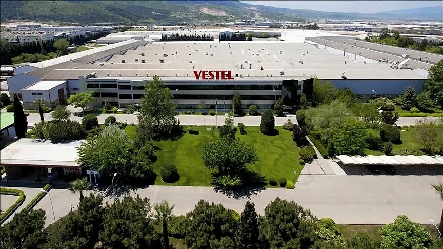 Vestel 2026 maaşları ve yan haklar rehberi Vestel'in fabrikası ve çevresindeki yeşil alanlar, çalışan maaşları ve yan haklar hakkında bilgi sunuyor.