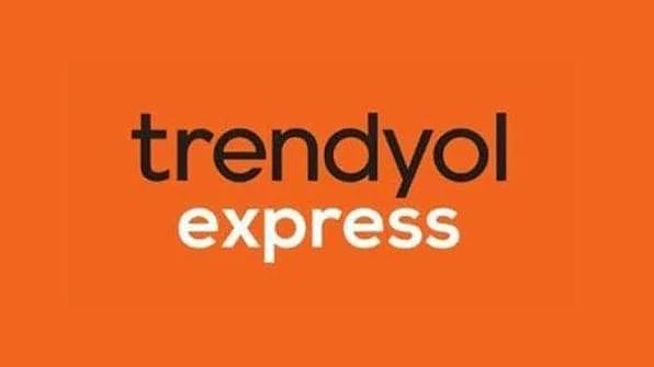 Trendyol Express markası logosu Trendyol Express markasının logosu, turuncu arka planda siyah ve beyaz yazı ile tasarlanmış.